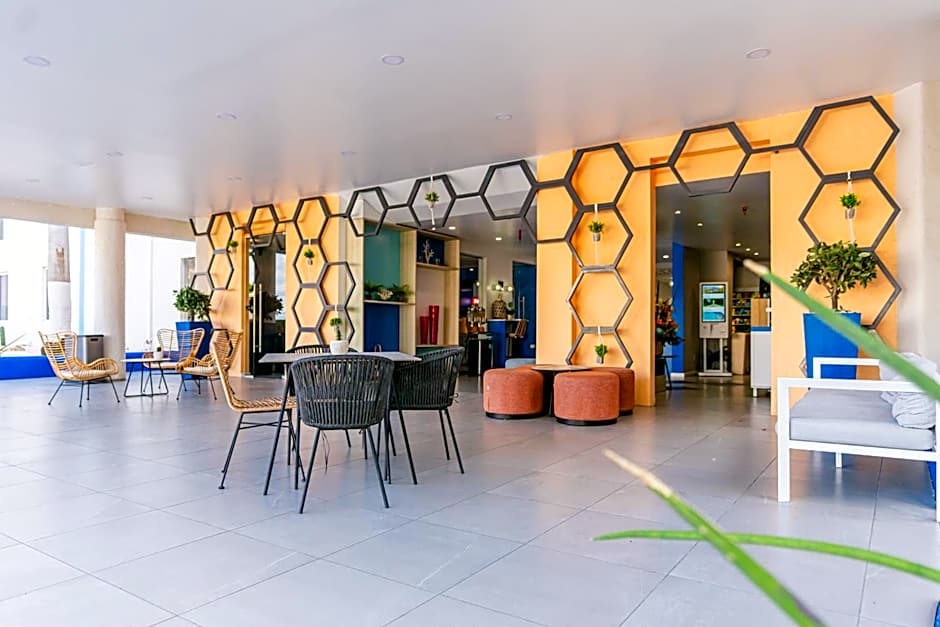 TRYP by Wyndham Aruba Adults Only Hotel