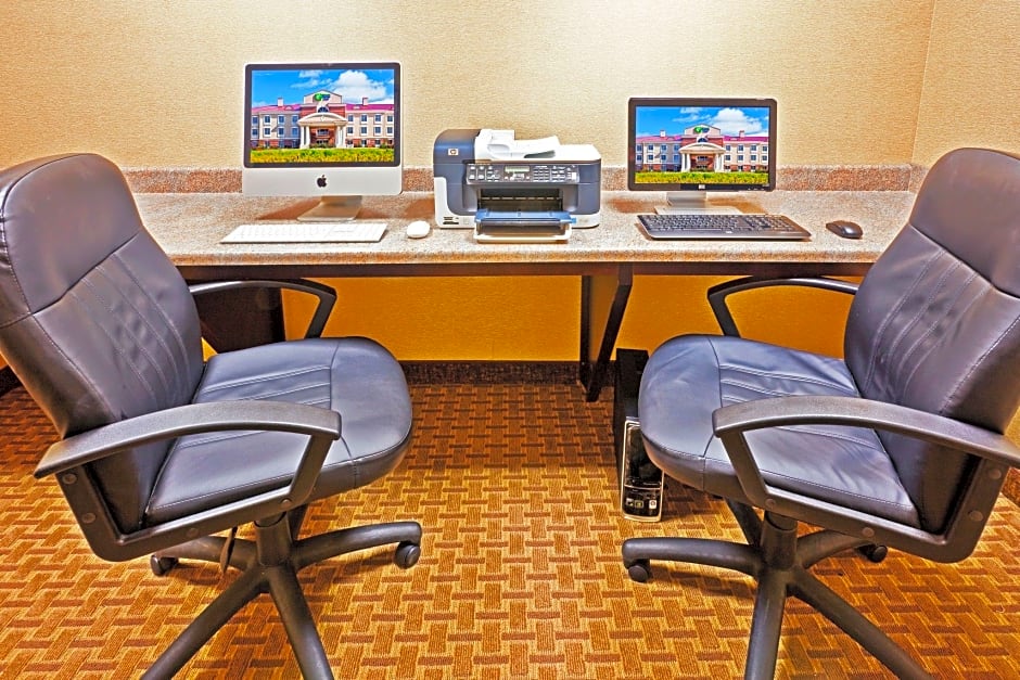 Holiday Inn Express Hotel & Suites-Magee By IHG