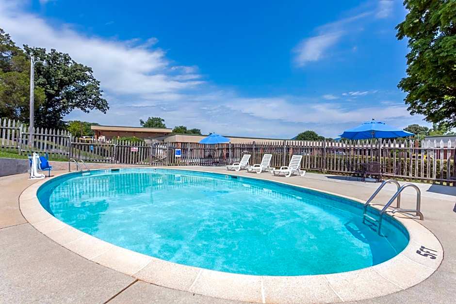 Days Inn by Wyndham Bedford