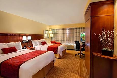 Room, 2 Queen Beds (Hearing Accessible)