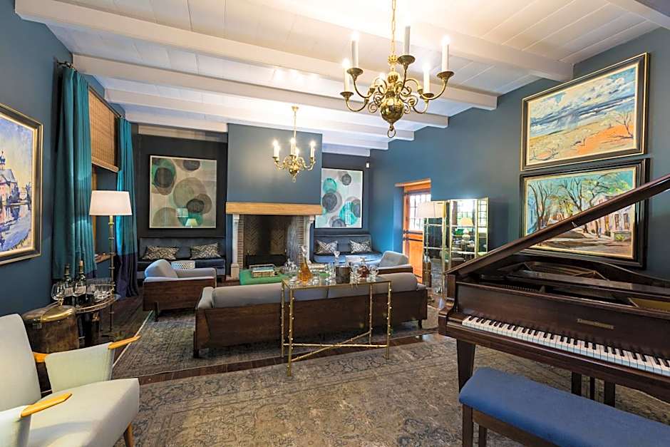 Akademie Street Boutique Hotel