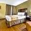 Econo Lodge Inn & Suites Triadelphia - Wheeling
