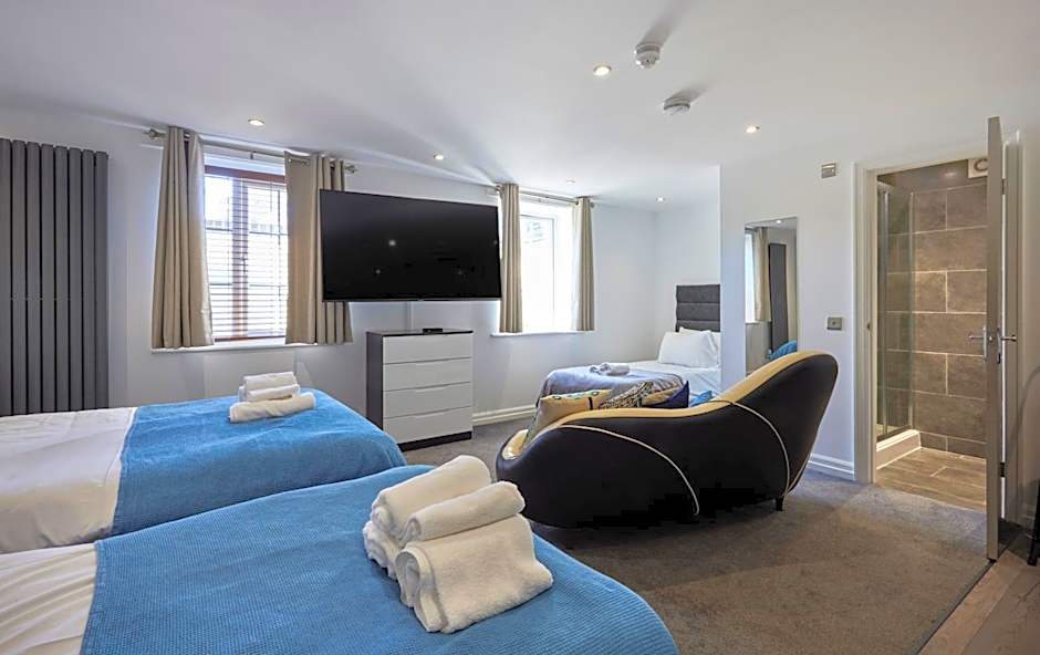 The Ashcroft Studios & Apartments with Free Parking