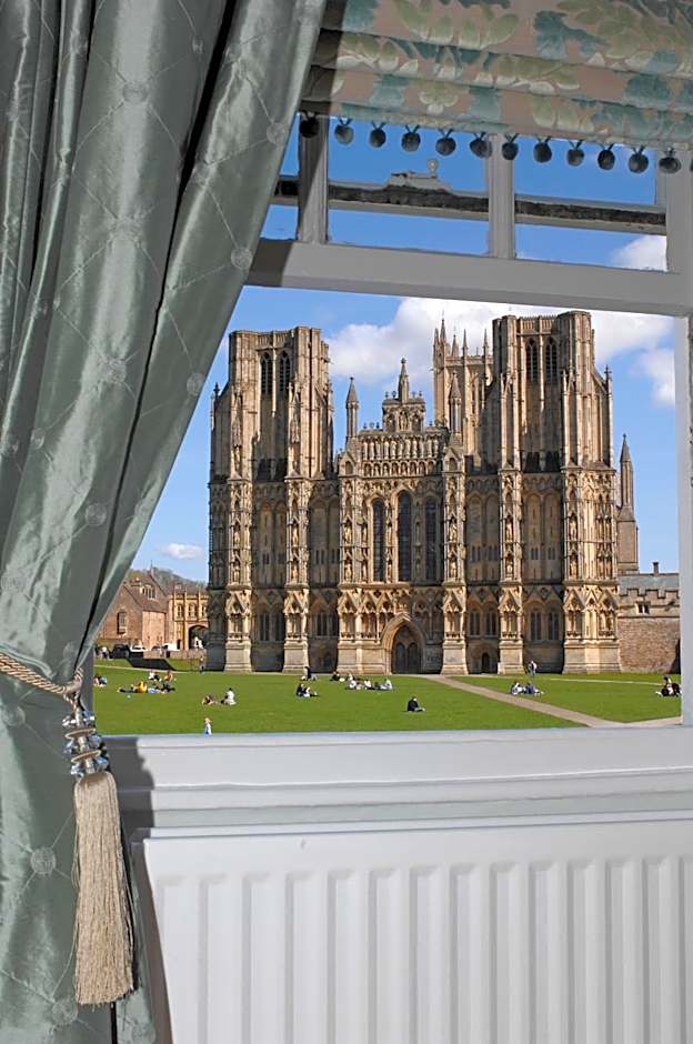 The Ancient Gatehouse & Rugantino Restaurant