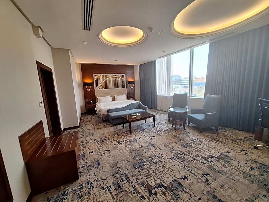 Sunday Signature Riyadh Formerly Qaser Al Hamra by Warwick