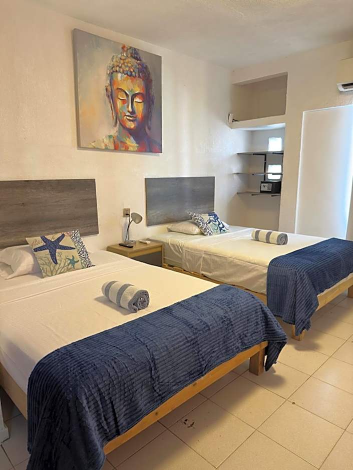 Suites Brisa Marina - atrás de Playa Regatas y el Malecón, 6 calles del Acuario