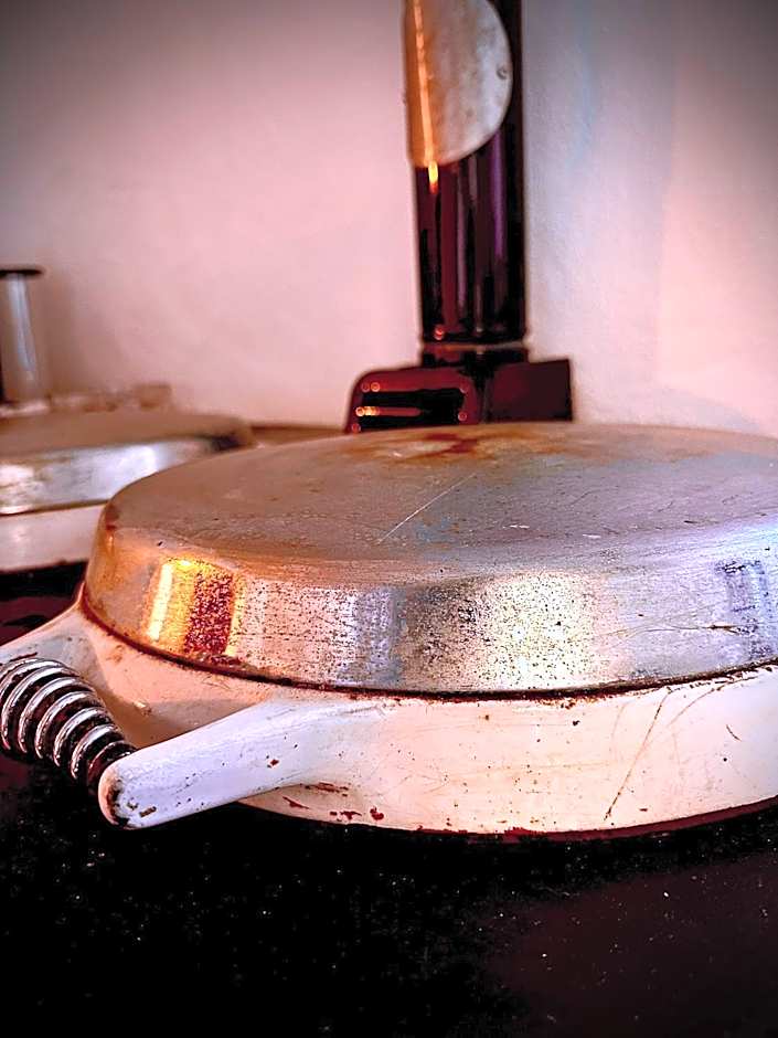 The White House at The Tinners Arms