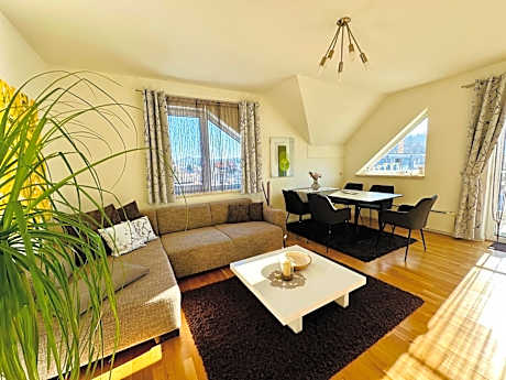 Superior-Apartment mit Pool und Seezugang