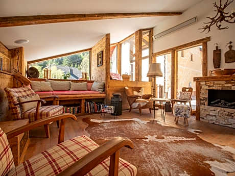 Berghi Hotel and Apartments