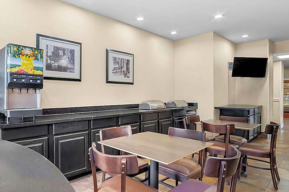 MainStay Suites Addison-Dallas
