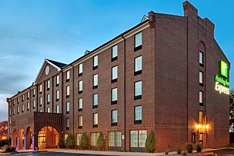 Holiday Inn Express Harrisburg East by IHG
