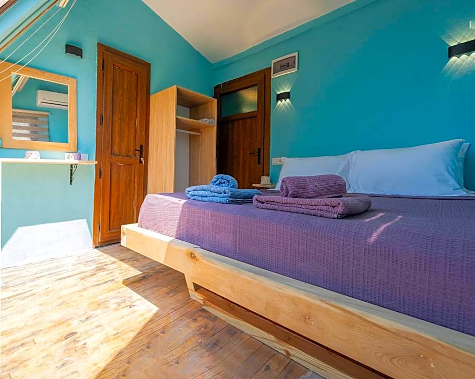 Goat Bungalow and Camping