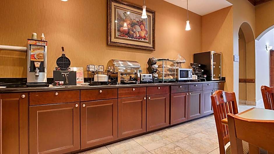 Best Western Plus New Caney Inn & Suites