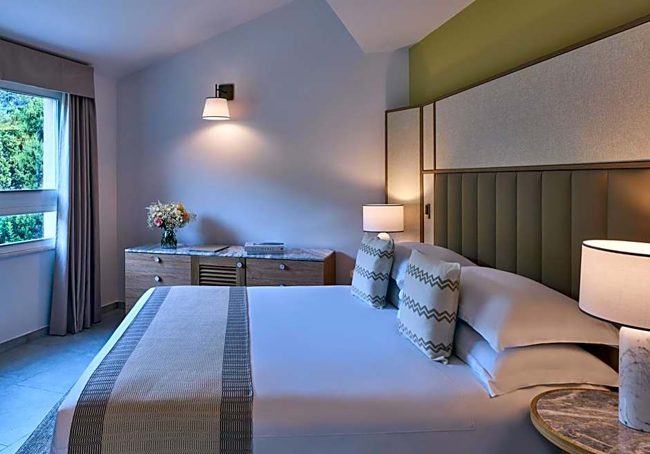 Photo 1 of 5 of 1 King Bed Suite