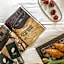 Leonis Restaurant & Rooms