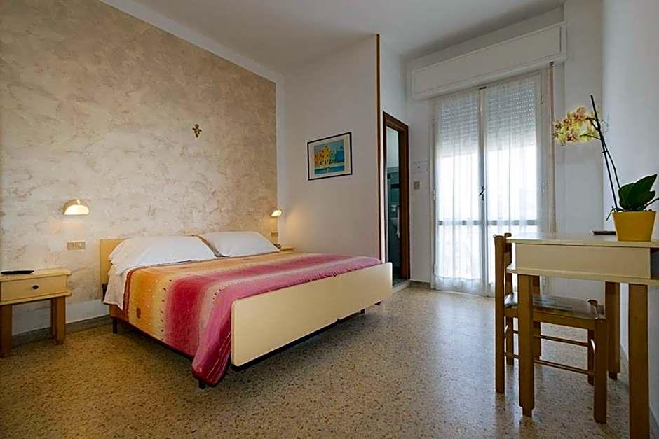 Hotel Cosmos