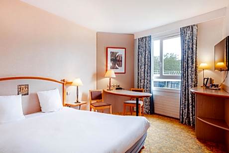 Standard Double Room with River View