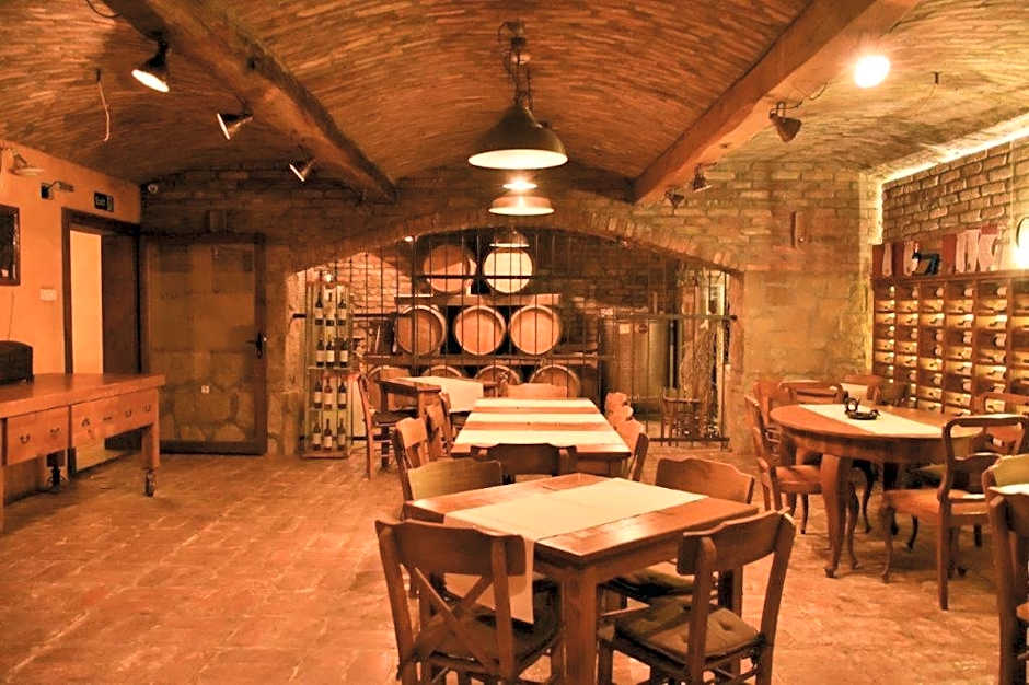 Garni Hotel Chicha - Winery ŠKRBIĆ