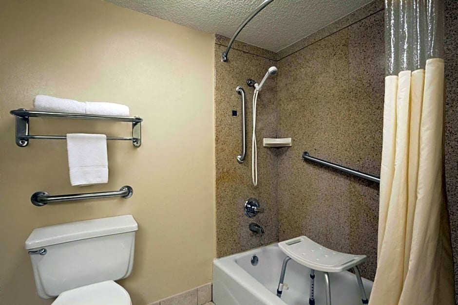 Days Inn & Suites by Wyndham Tuscaloosa - Univ. of Alabama