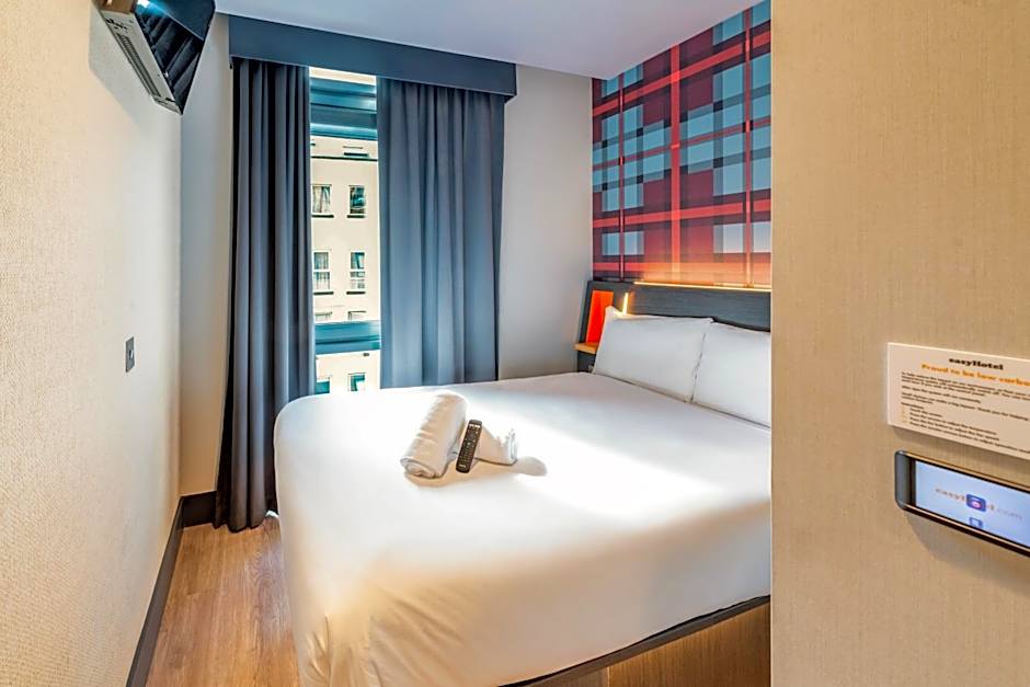 Photo 1 of 48 of easyHotel Dublin