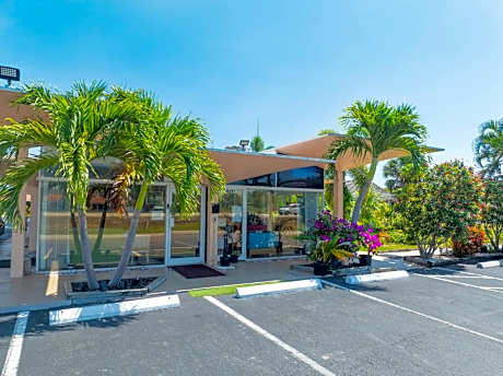 Warm Mineral Springs Motel