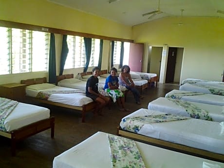 Bed in 16-Bed Mixed Dormitory Room with Shared Bathroom