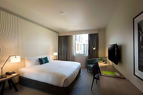King Guest Room with City View