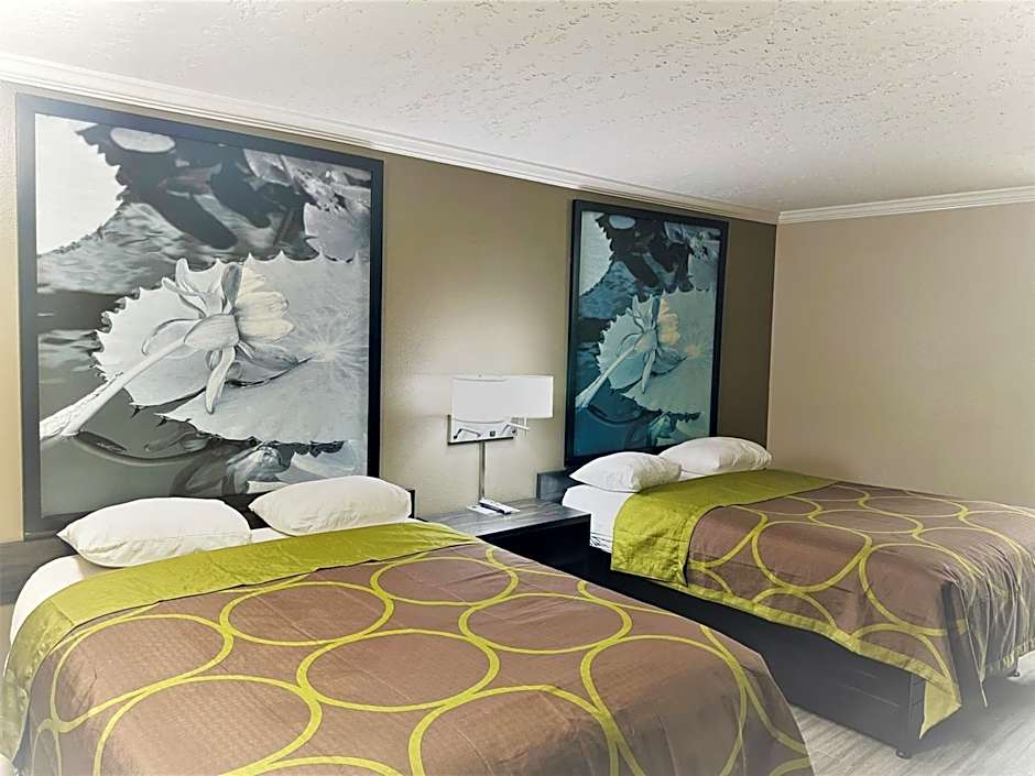 Super 8 by Wyndham Picayune