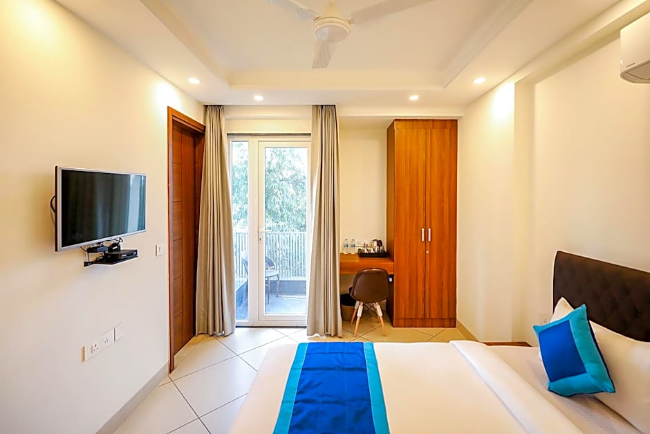 FabHotel La Paz Stay B&B