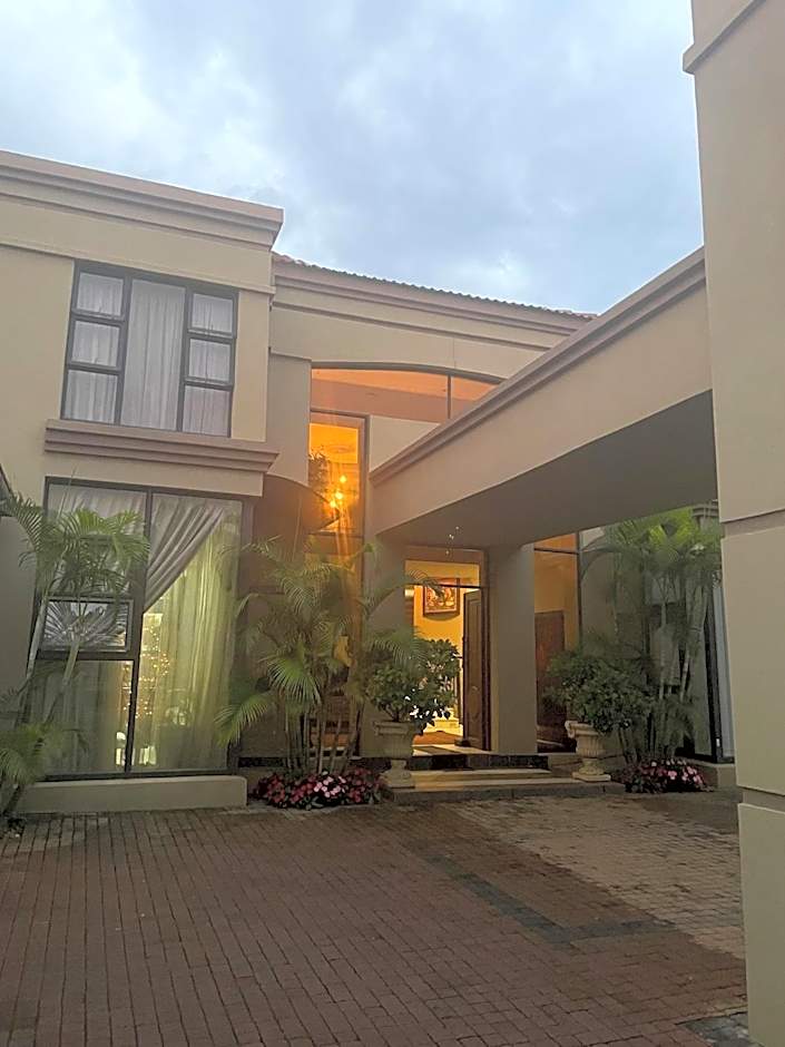 Casa Flora Guesthouse