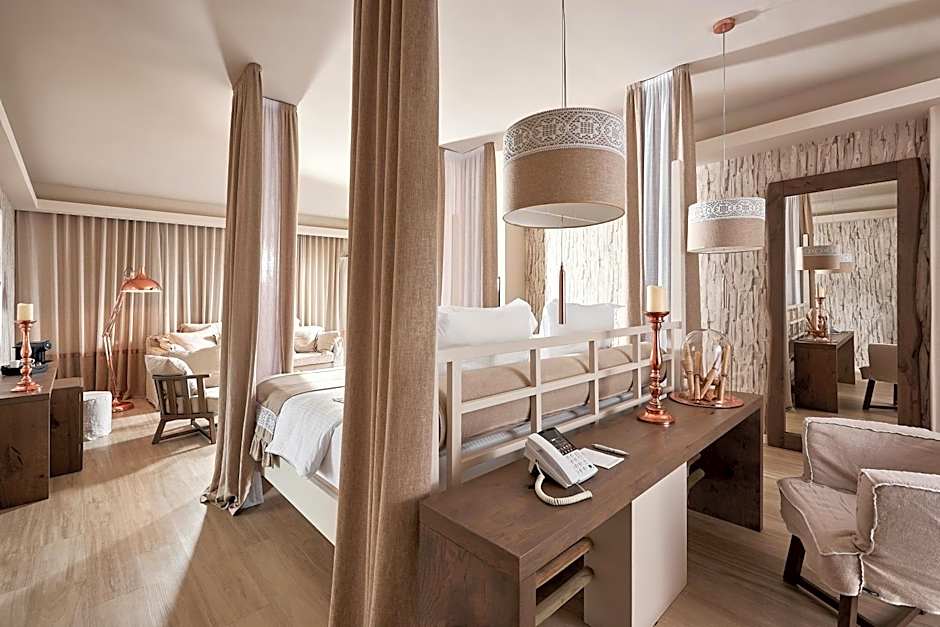 Photo 1 of 12 of Executive Suite