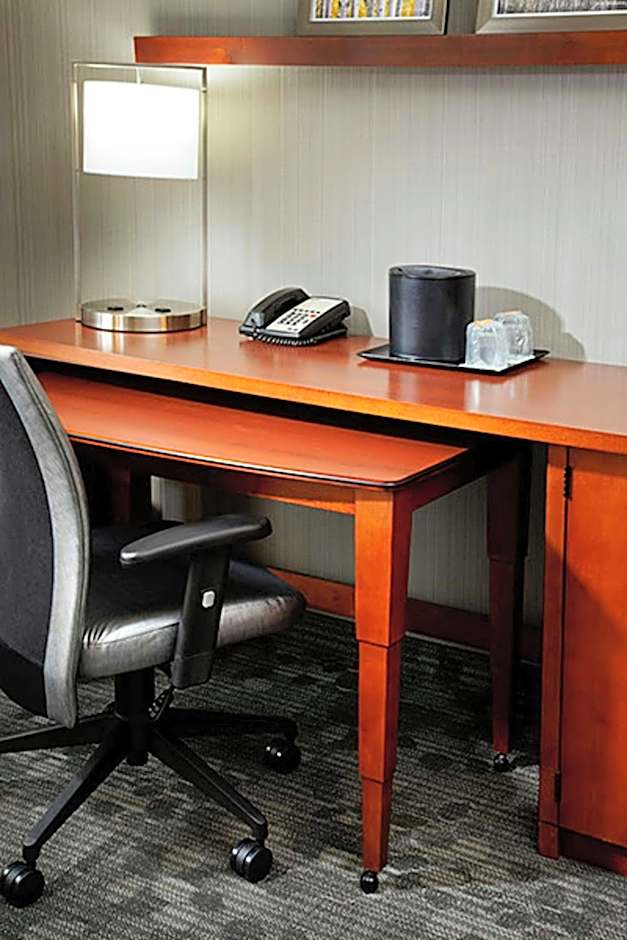 Courtyard by Marriott Akron Stow