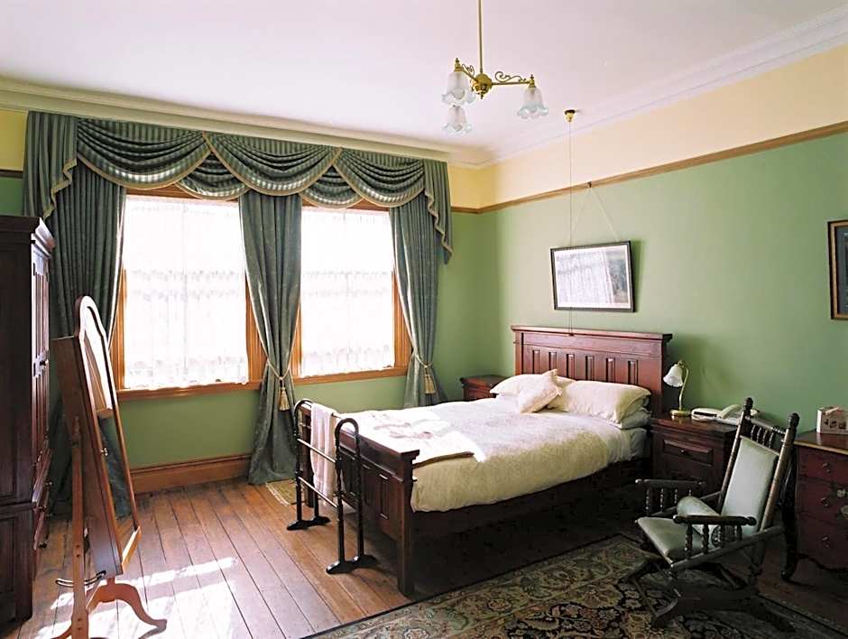 Braemar On Parliament St