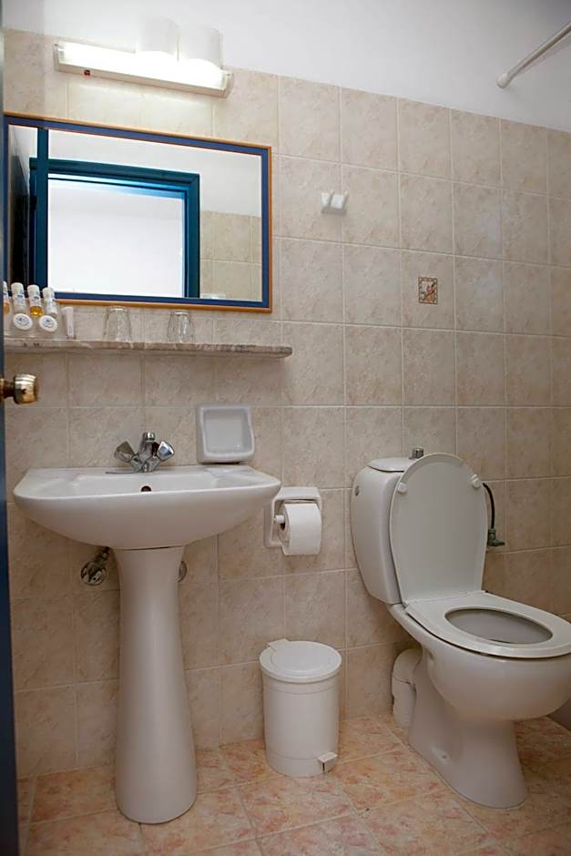 Vardes Hotel Studios