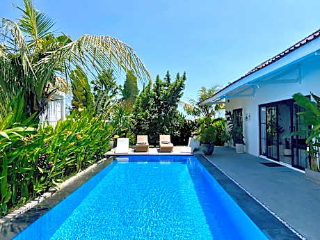 Elegant 3 BR villa huge pool in central Canggu