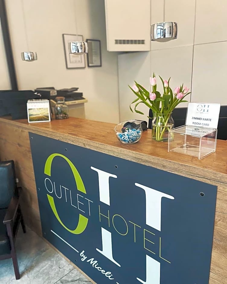 Outlet Hotel