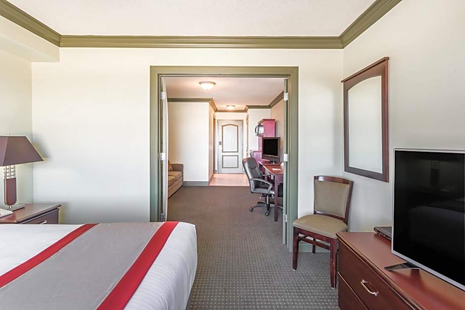 Ramada by Wyndham Hinton