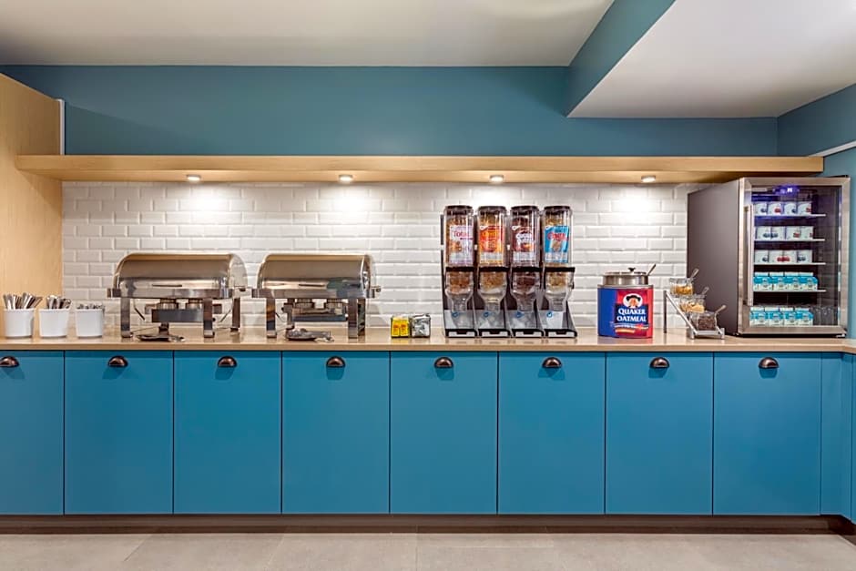 Country Inn & Suites by Radisson, Erie, PA