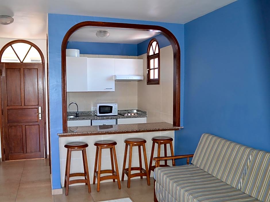 Photo 1 of 3 of 1 Bedroom Apartment, Balcony