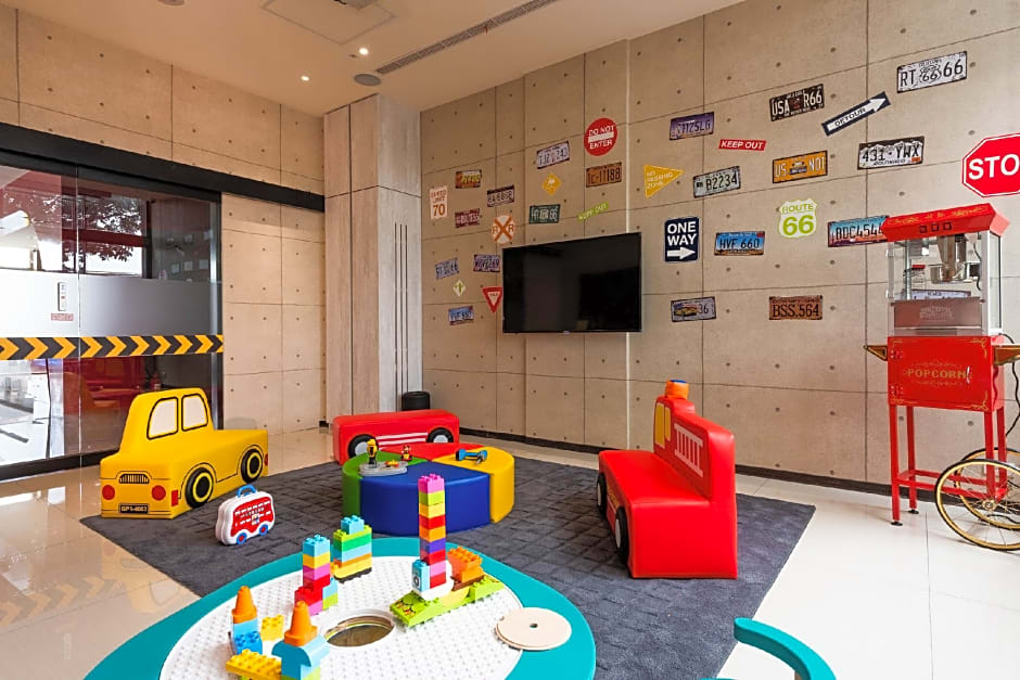 Holiday Garden Hotel SKM Park