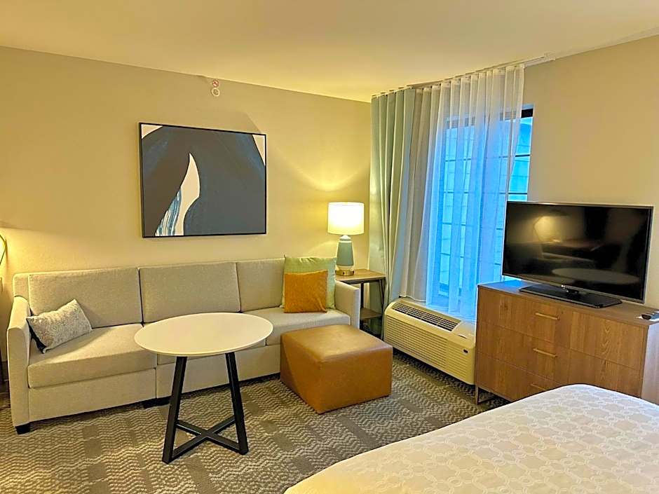Staybridge Suites Milwaukee West-Oconomowoc By IHG