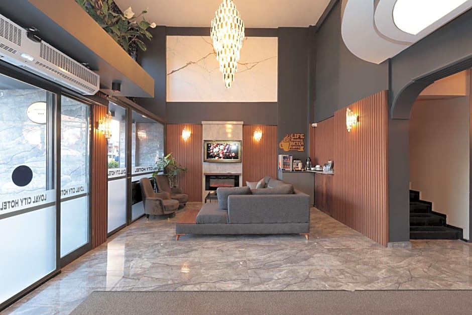 LoyalCity Hotel