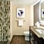Courtyard by Marriott Los Angeles Sherman Oaks
