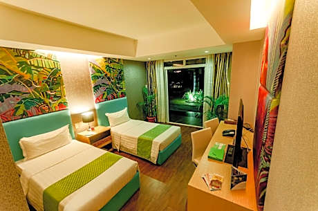 Deluxe Triple Room with Garden View