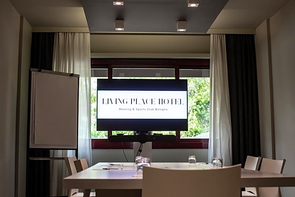 Living Place Hotel
