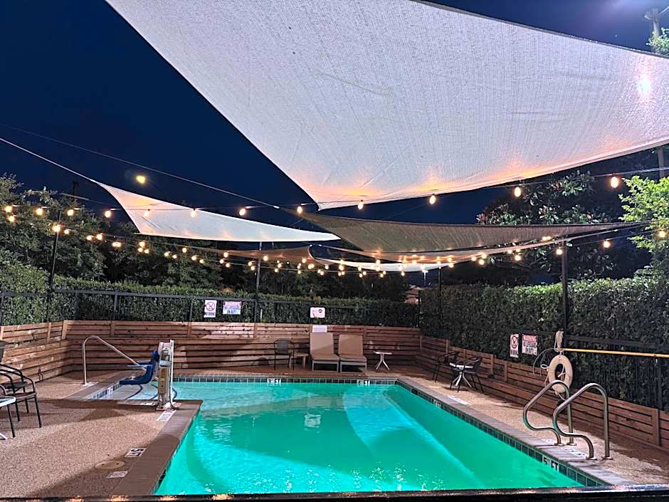 Days Inn by Wyndham Arlington