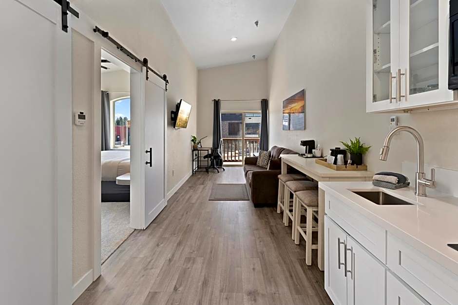 Sandpoint Hotel & Suites Downtown