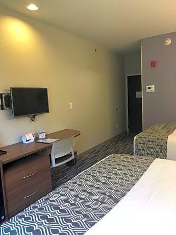 Deluxe Queen Room with Two Queen Beds - Disability Access/Non-Smoking