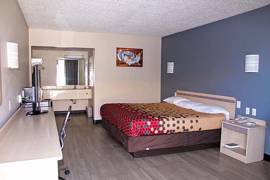  Econo Lodge Paducah West I-24