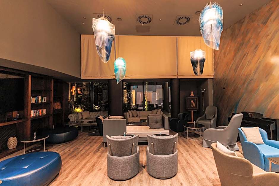 Palmon Bay Hotel & Spa